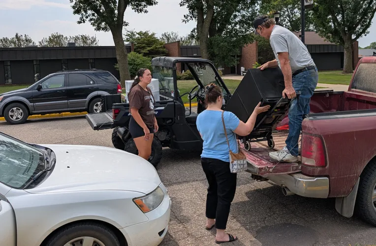 Moving new SMSU students into dorms the 'nice and easy way